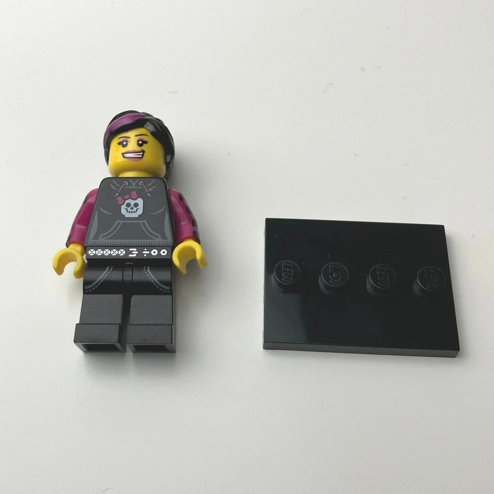 Lego Minifigure Series 6 Skater Girl Retired Collectible